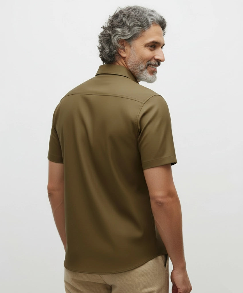 Man wearing a Brown Khaki short-sleeve shirt for men with a pocket and spread regular collar